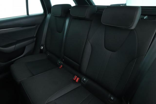 Skoda Octavia image 5