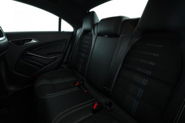 Mercedes Benz Cla image 6