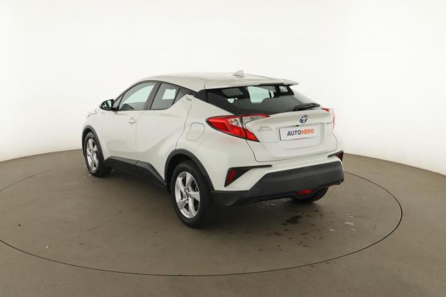 Toyota C-Hr image 2