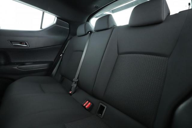 Toyota C-Hr image 3