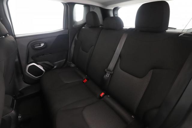 Jeep Renegade image 9