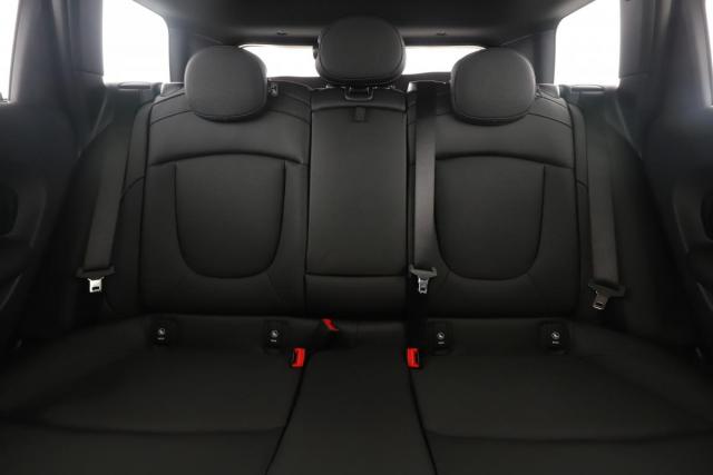 Mini Clubman image 1