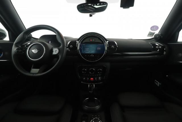 Mini Clubman image 3