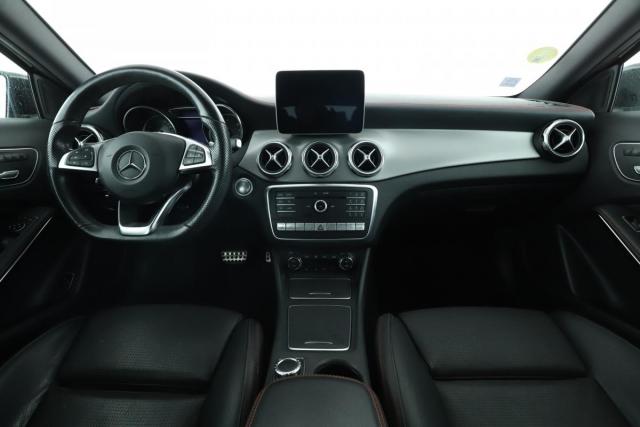 Mercedes Benz Gla image 9
