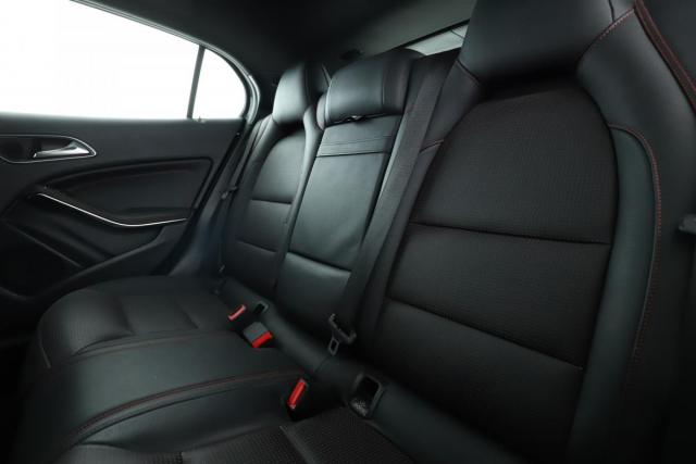 Mercedes Benz Gla image 4