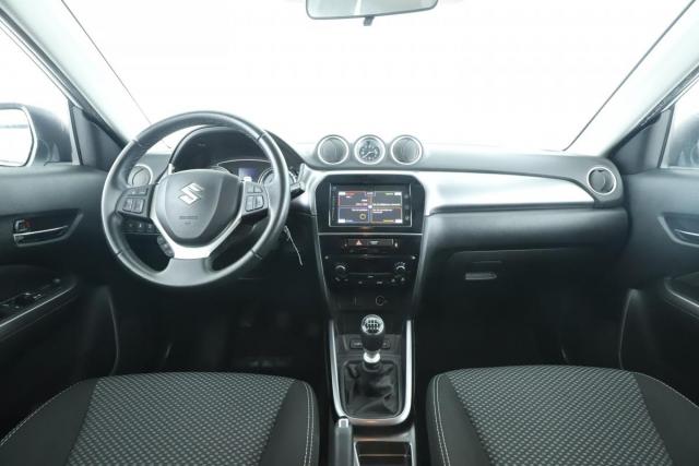 Suzuki Vitara image 1