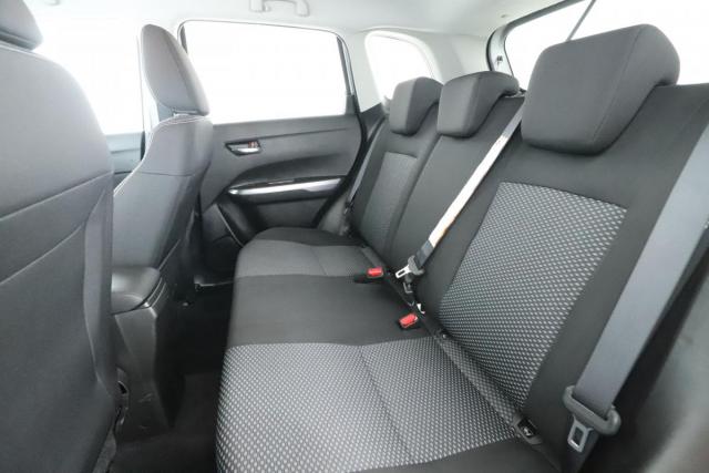 Suzuki Vitara image 5