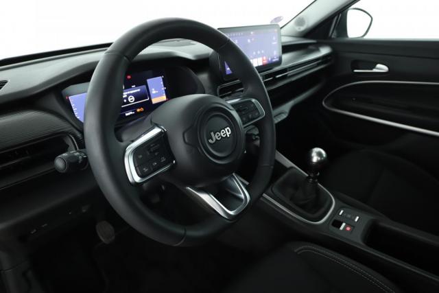 Jeep Avenger image 8