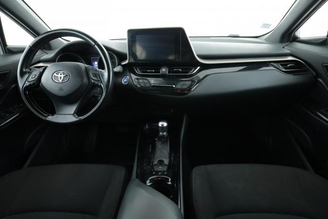 Toyota C-Hr image 2