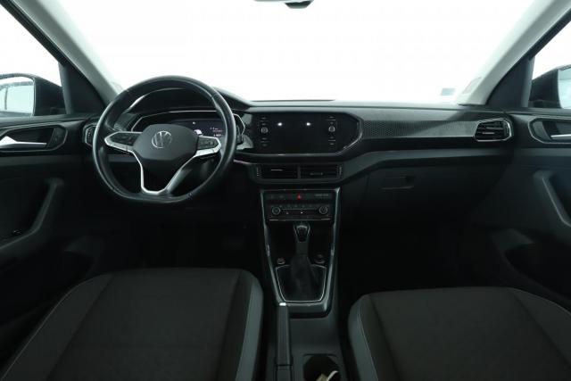 Volkswagen T-Cross image 2