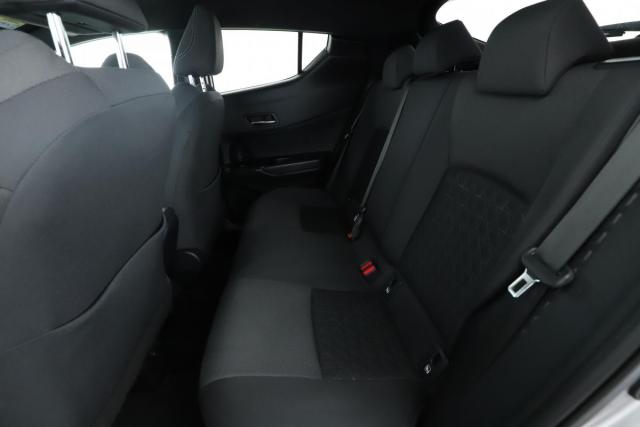 Toyota C-Hr image 9