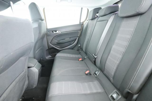 Peugeot 308 image 6