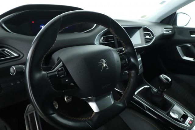 Peugeot 308 image 6