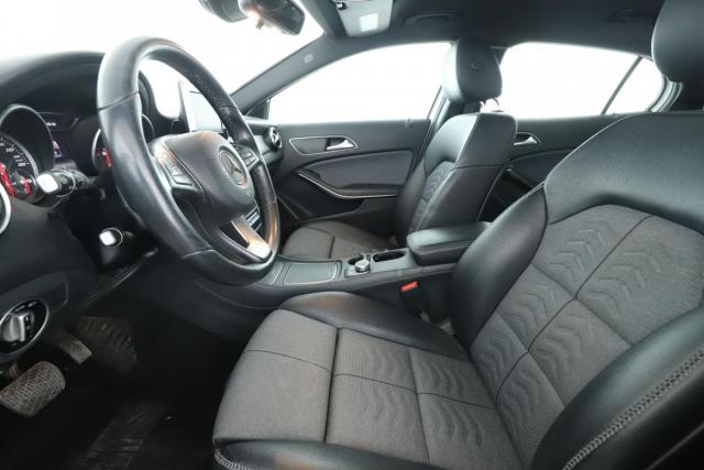 Mercedes Benz Gla image 1