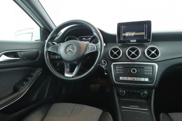Mercedes Benz Gla image 6