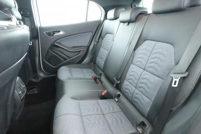 Mercedes Benz Gla image 3