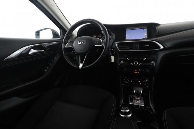 Infiniti Qx30 image 9