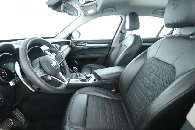 Alfa Romeo Stelvio image 1