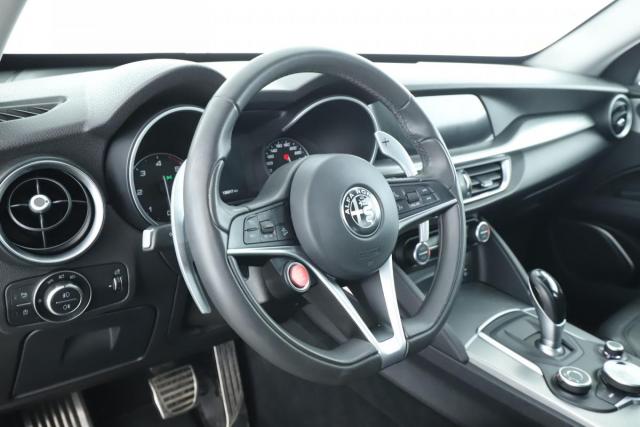 Alfa Romeo Stelvio image 4