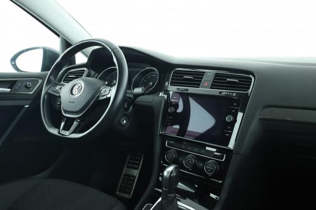 Volkswagen Golf image 8