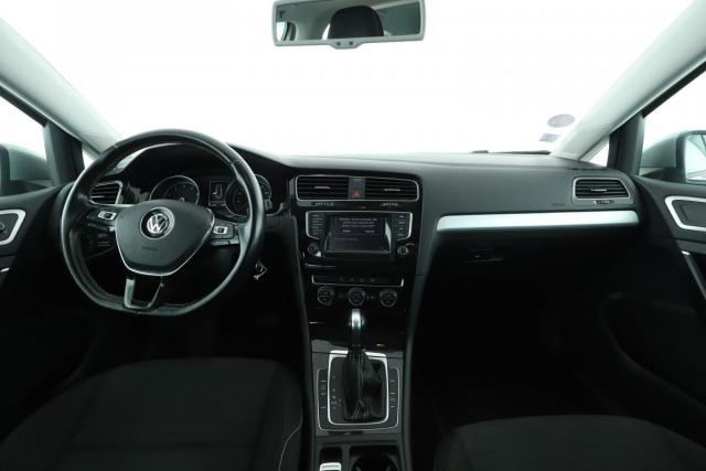 Volkswagen Golf image 9