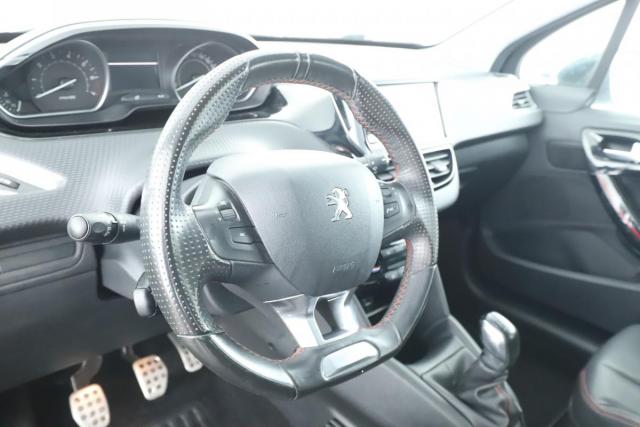 Peugeot 208 image 7