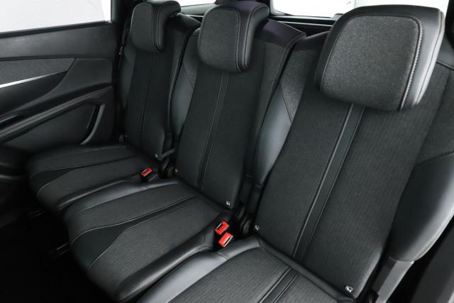 Peugeot 5008 image 9