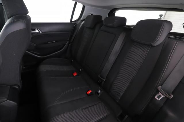 Peugeot 308 image 8