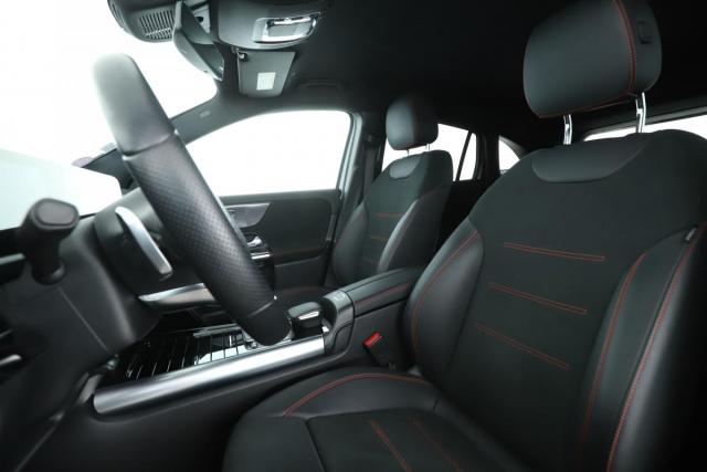 Mercedes Benz Gla image 8