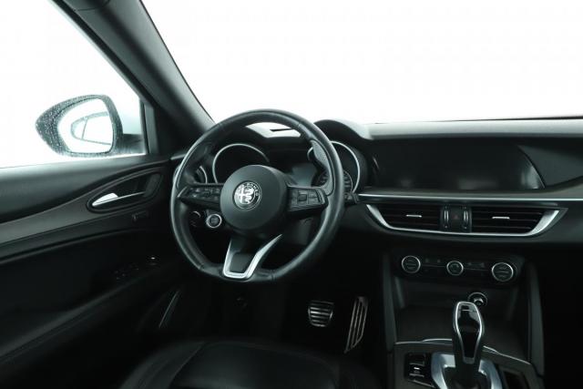 Alfa Romeo Stelvio image 6