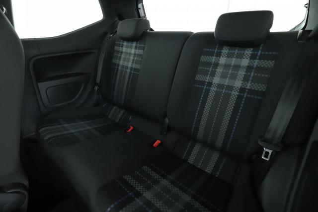 Volkswagen Up! image 8