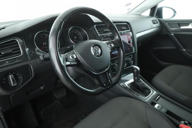 Volkswagen Golf image 9