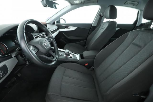 Audi A4 image 7