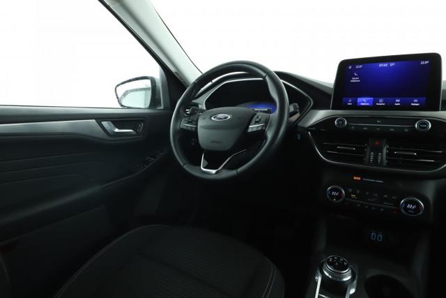 Ford Kuga image 8