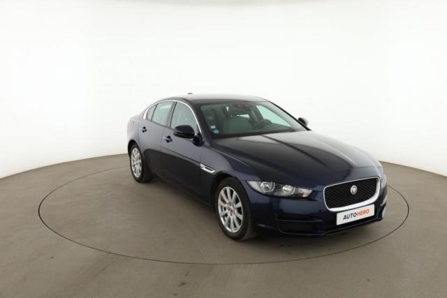 Jaguar Xe image 8
