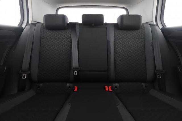 Volkswagen Golf image 9