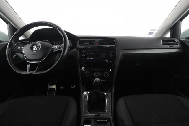 Volkswagen Golf image 8