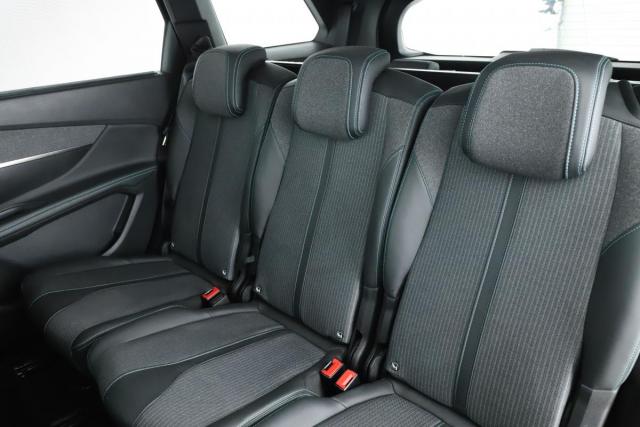 Peugeot 5008 image 1