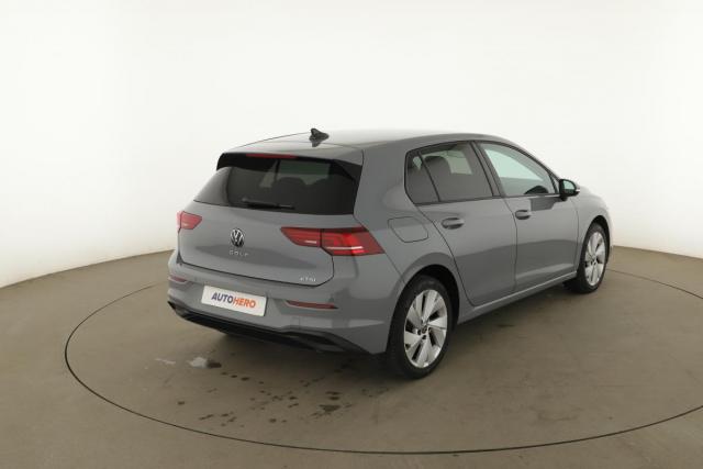 Volkswagen Golf image 9