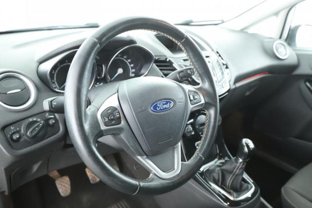 Ford Fiesta image 9
