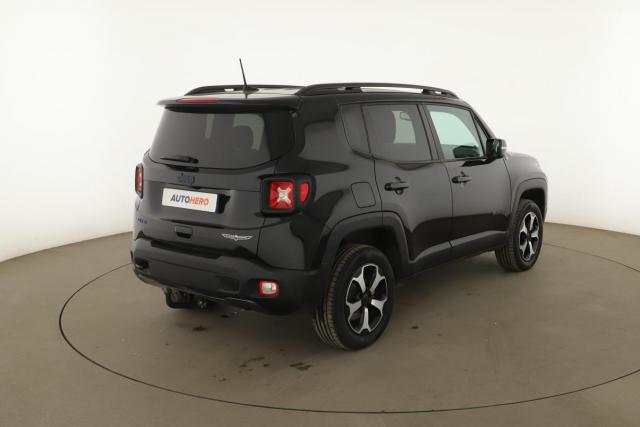 Jeep Renegade image 5
