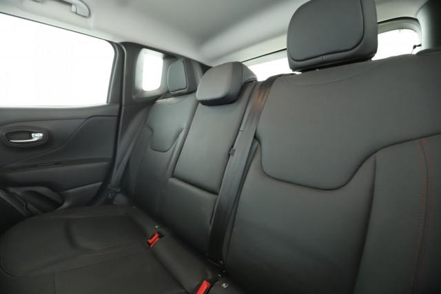 Jeep Renegade image 6