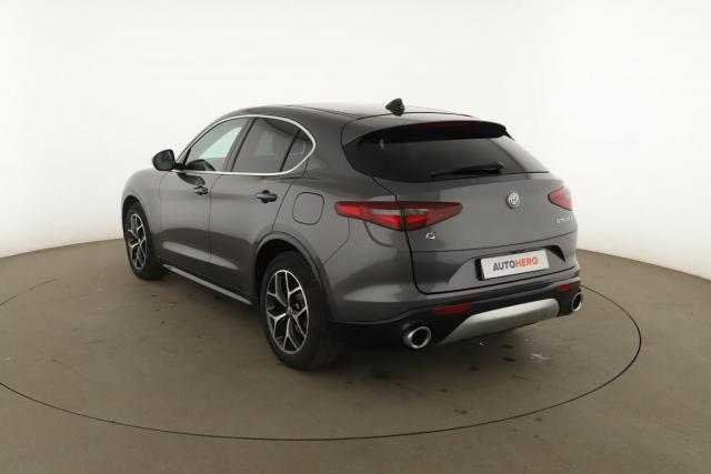 Alfa Romeo Stelvio image 3