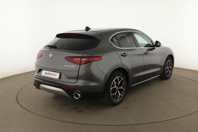 Alfa Romeo Stelvio image 6