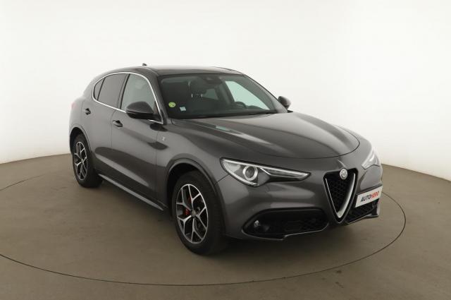 Alfa Romeo Stelvio image 8