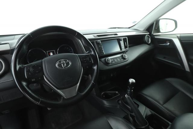 Toyota Rav4 image 8