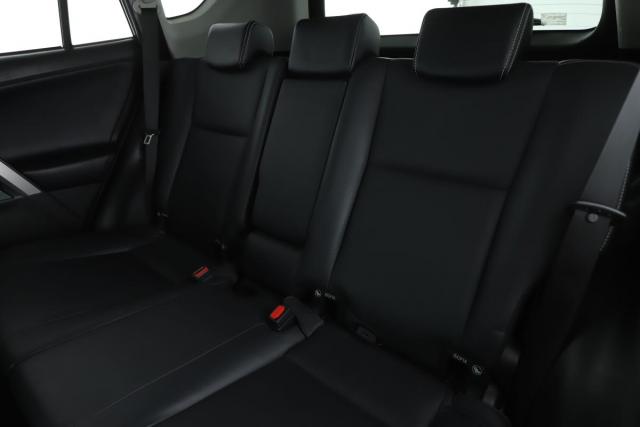 Toyota Rav4 image 6