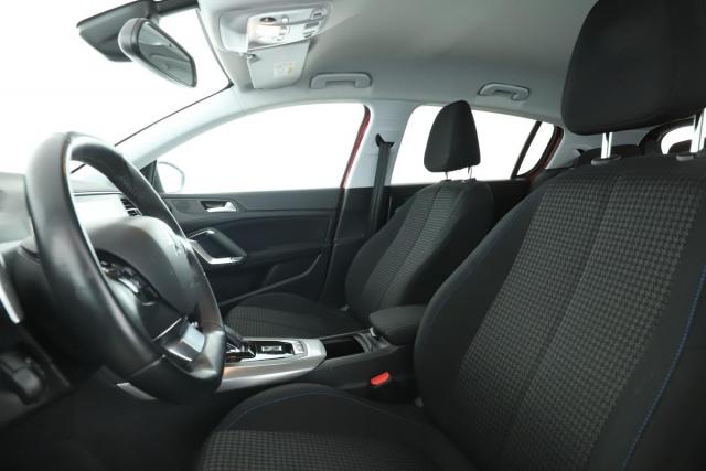 Peugeot 308 image 9