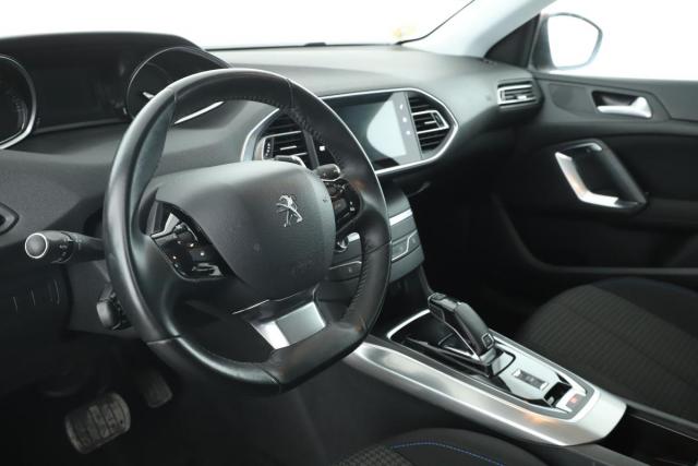 Peugeot 308 image 8