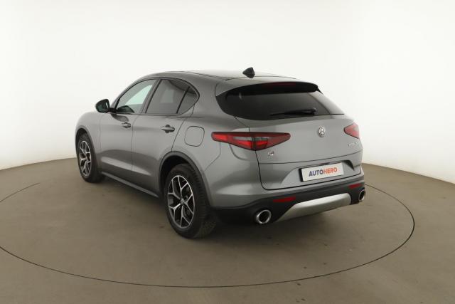 Alfa Romeo Stelvio image 6